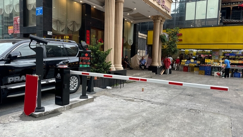 BG02 Automated Boom Barrier Gate | Intelligent Parking System | LED Vehicle Gate Arm | IP54 Protection | 1.5-6s Closing Speed photo review